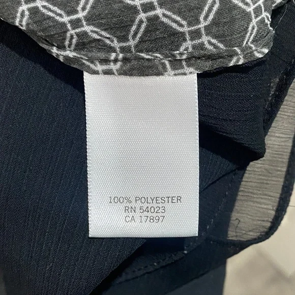 Banana Republic Womans Small Sheer Black and Gray Patterned Blouse - Picture 4 of 4